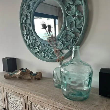 Middle Views フエンヒロラ