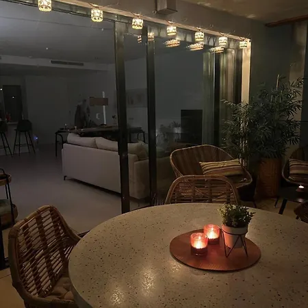 Middle Views フエンヒロラ