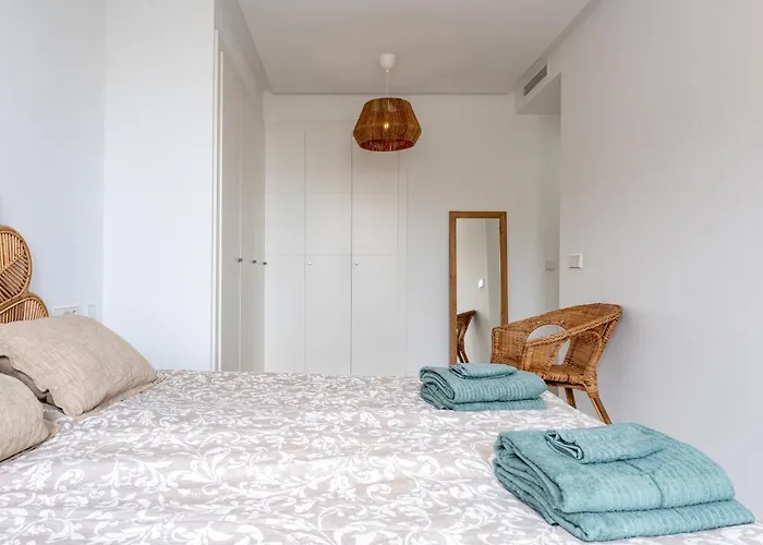 Middle Views * فوينخيرولا